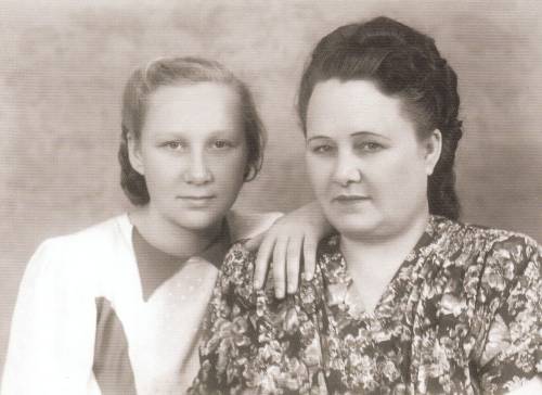 И.М. Епанчинцева с мамой К.А. Епанчинцевой